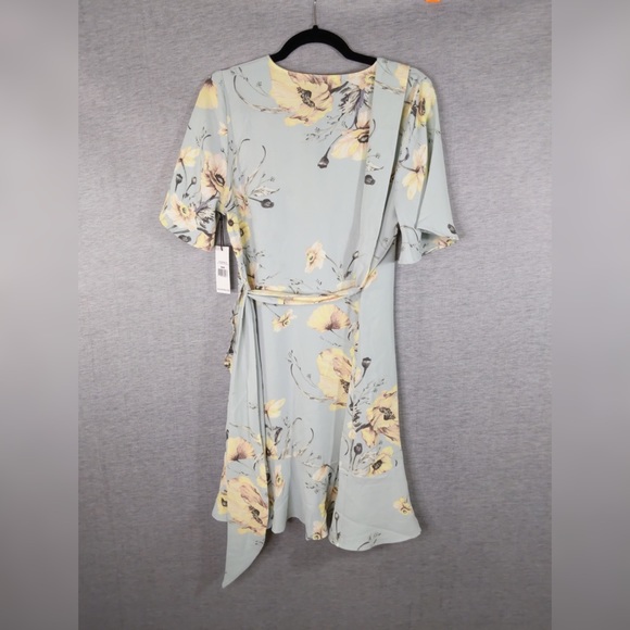 Dex Vintage Floral Style Wrap Dress - Picture 6 of 13